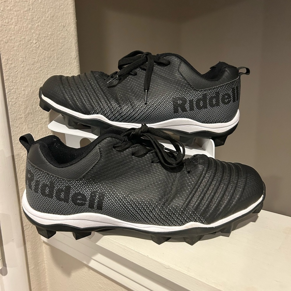 Riddell Edge Low Football Cleat Men's Size 11.5 Black, 9461MBKWT